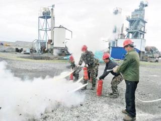 三利公司对施工现场消防器材进行排查
