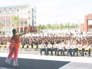 七师召开民族团结进步创建表彰暨现场推进观摩会