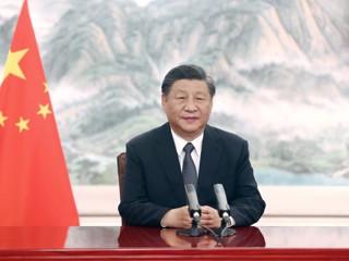 习近平出席第二十五届圣彼得堡国际经济论坛全会并致辞