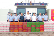 师市领导慰问一线民辅警和医护人员