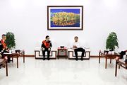 李华斌会见师市公安英模代表