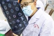 援疆专家滕峰：让爱心和医术在边疆落地生根