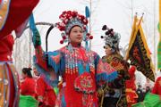网络中国节·元宵丨社火表演闹新春 凝心聚力开新局