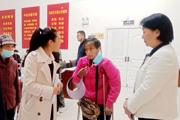 师市民政干部逐户走访2073户困难群众