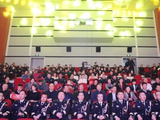 李华斌出席七师胡杨河市公安工作报告会