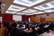 【胡杨检察双周大讲堂】笃定前行，方能行稳致远