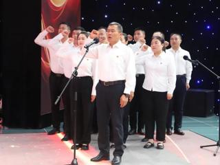 七师胡杨河市“坚定理想信念 赓续红色血脉”专题艺术党课开讲
