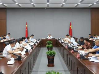 七师胡杨河市党委常委会扩大会议强调 把握关键环节精准发力 巩固持续向好发展态势