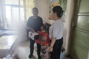 中秋送关怀 情暖职工心