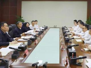 李华斌以普通党员身份参加所在党支部组织生活会
