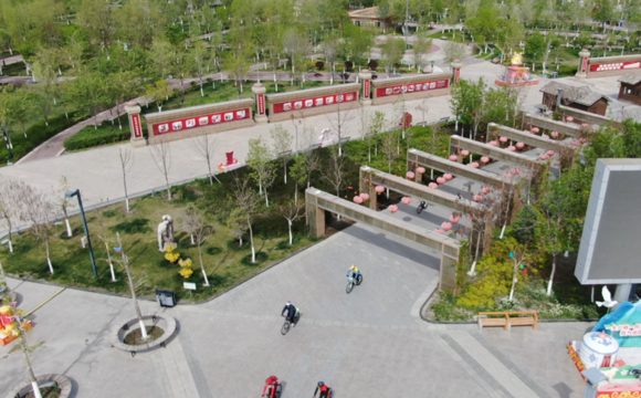 七师胡杨河市骑行热带动绿色出行