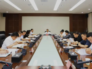 七师胡杨河市党委理论学习中心组专题学习会强调：锲而不舍落实中央八项规定精神 推动学习教育走深走实见行见效