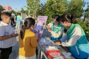 【胡杨河畔石榴红】转转乐转出中华情 石榴印印出团结心  —— 胡杨街道“闯关记”温情上演
