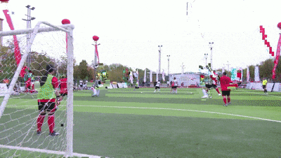 4f574041e69546c1af521966f4a5a2b9.gif