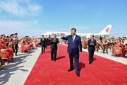 习近平率中央代表团抵达乌鲁木齐出席新疆维吾尔自治区成立70周年庆祝活动
