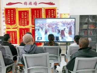 习近平率中央代表团出席新疆维吾尔自治区成立70周年庆祝活动在七师胡杨河市引发热烈反响