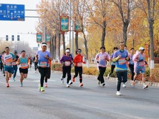 奔跑新城 邂逅诗意——2025胡杨河市半程马拉松侧记