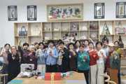 【胡杨河畔石榴红】一二六团迎宾路社区开展非遗手工布艺刺绣活动