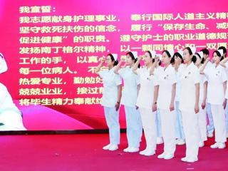七师胡杨河市：“白衣天使”用专业与温情守护群众健康