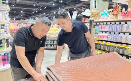 第七师胡杨河市夏日消费活力全面迸发