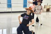 第七师胡杨河市：文化润心田 幸福满家园