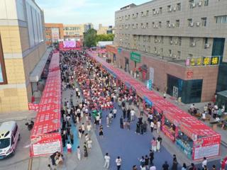 盱眙龙虾七师行首日火爆开场 首晚拉动消费320余万元