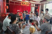 【胡杨河畔石榴红】一二四团果香里社区 开展“传承秦韵国粹 童心浸润非遗”戏曲体验活动