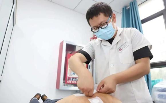第七师胡杨河市：完善基层医卫体系 提质增效守护健康
