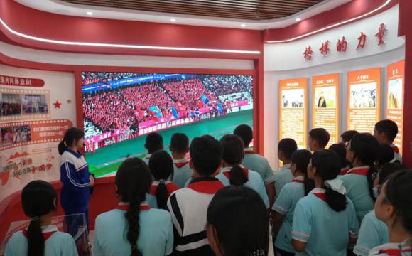 奋进七师这五年丨石榴花开映胡杨 同心筑梦谱新篇