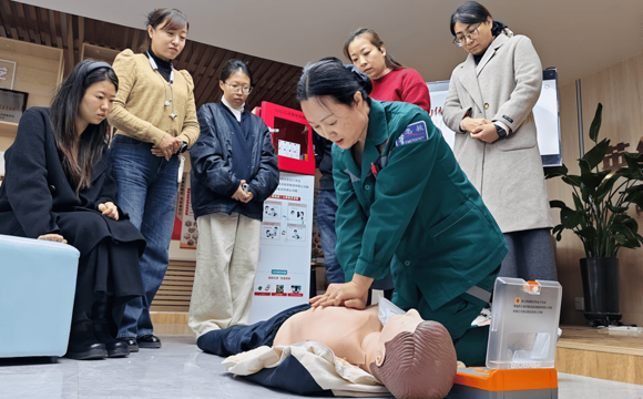 打造优质高效医疗服务体系——第七师胡杨河市高质量推进“健康师市”建设纪实