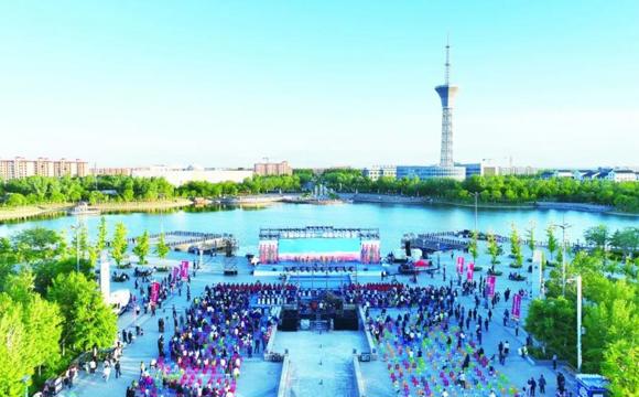 奋进七师这五年丨同频共振谋发展 兵地携手耀边关