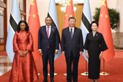 习近平同博茨瓦纳总统博科会谈